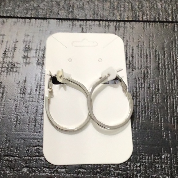 NEW!  Sleek Silver Tone Hoop Earrings! - Picture 3 of 3